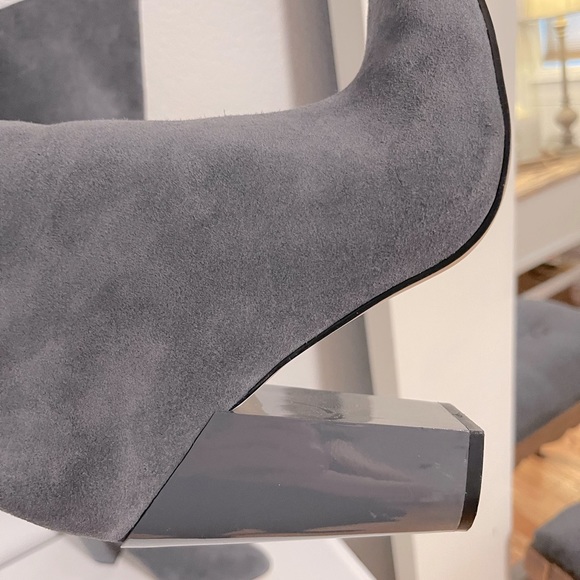 Vintage Calvin Klein suede boots - Picture 5 of 15